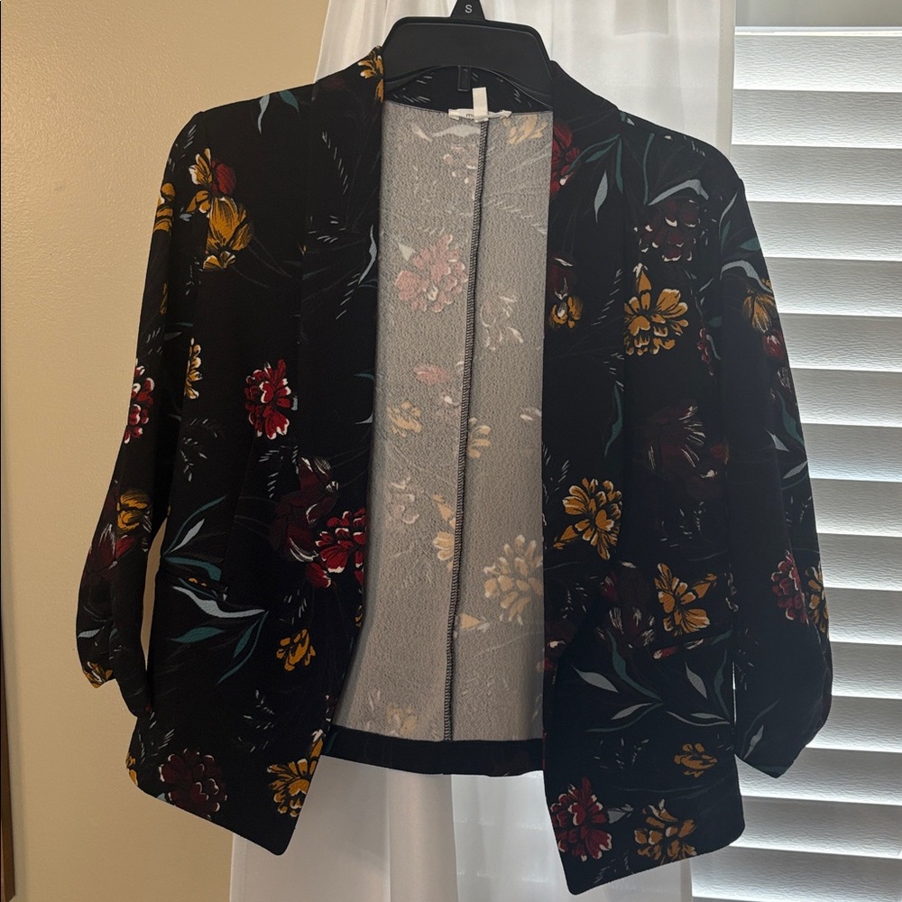 Maurices Black Floral blazer - Picture 5 of 5